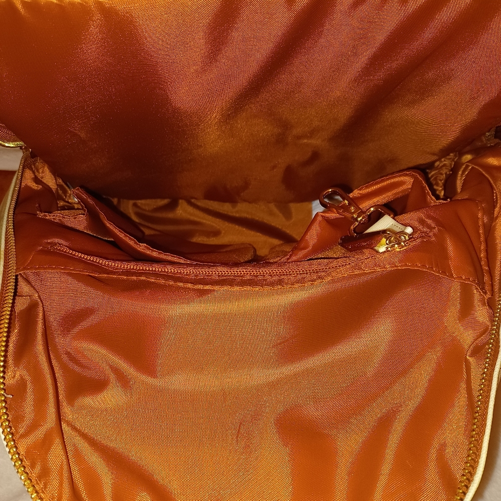 Backpack - Picture 4 of 8